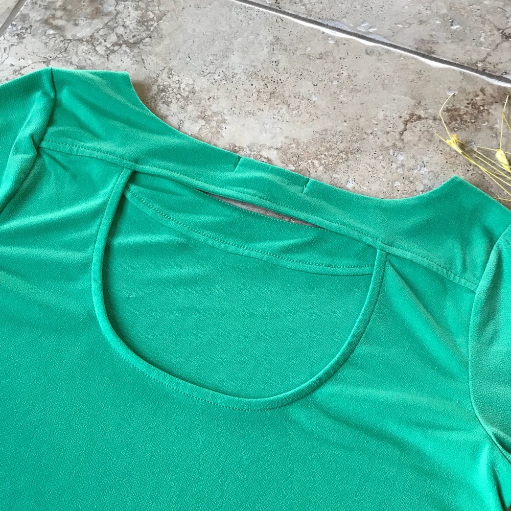 Banana Republic top with keyhole back - Picture 4 of 8